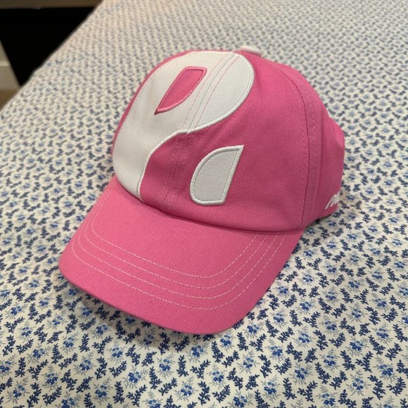 Palace ✨$17 when bundled✨ Pink White Ying Yang Hat - Picture 10 of 11